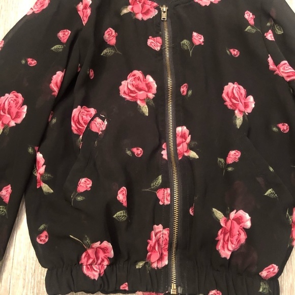 ⭐️SOLD⭐️ Japna Kids Pink Roses Floral Bomber Jacket Size 7 - Picture 3 of 6